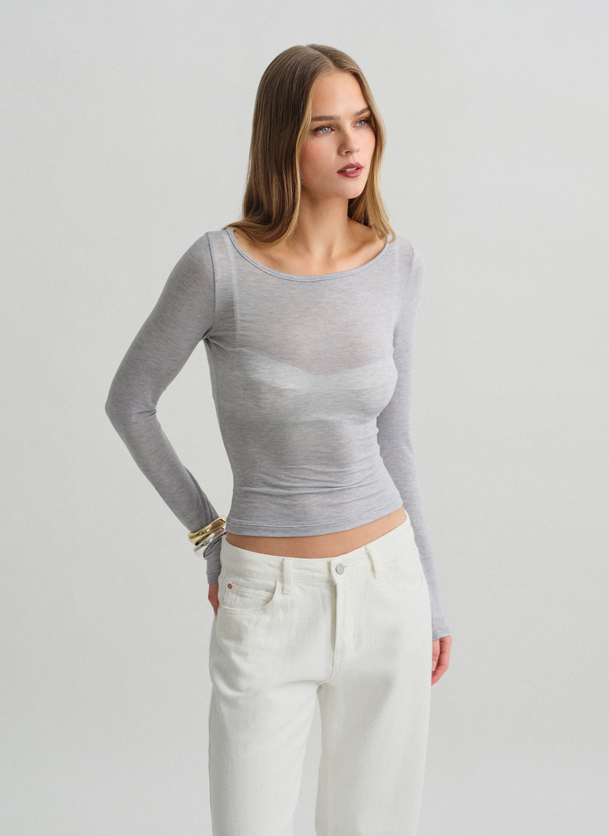 Γυναικεία μακρυμάνικη ημιδιάφανη μπλούζα με ελαφριά πλέξη