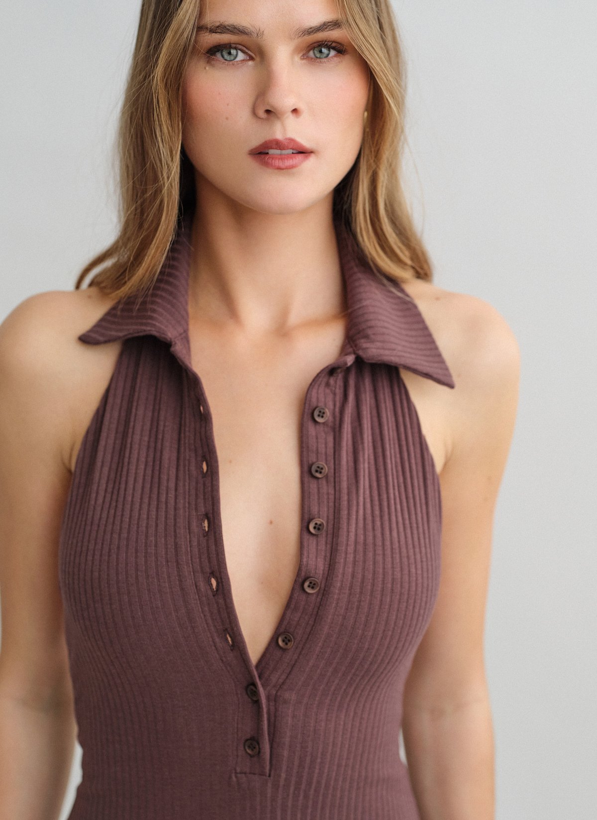 Μακρύ ριπ φόρεμα με γιακά-8