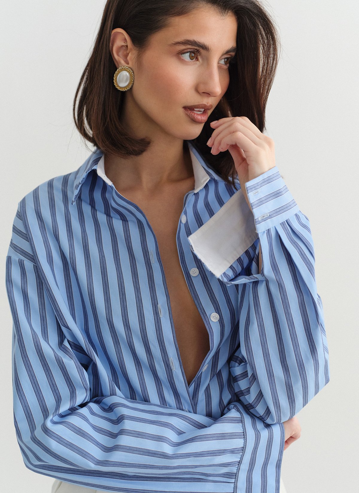 Striped shirt with color contrast-2
