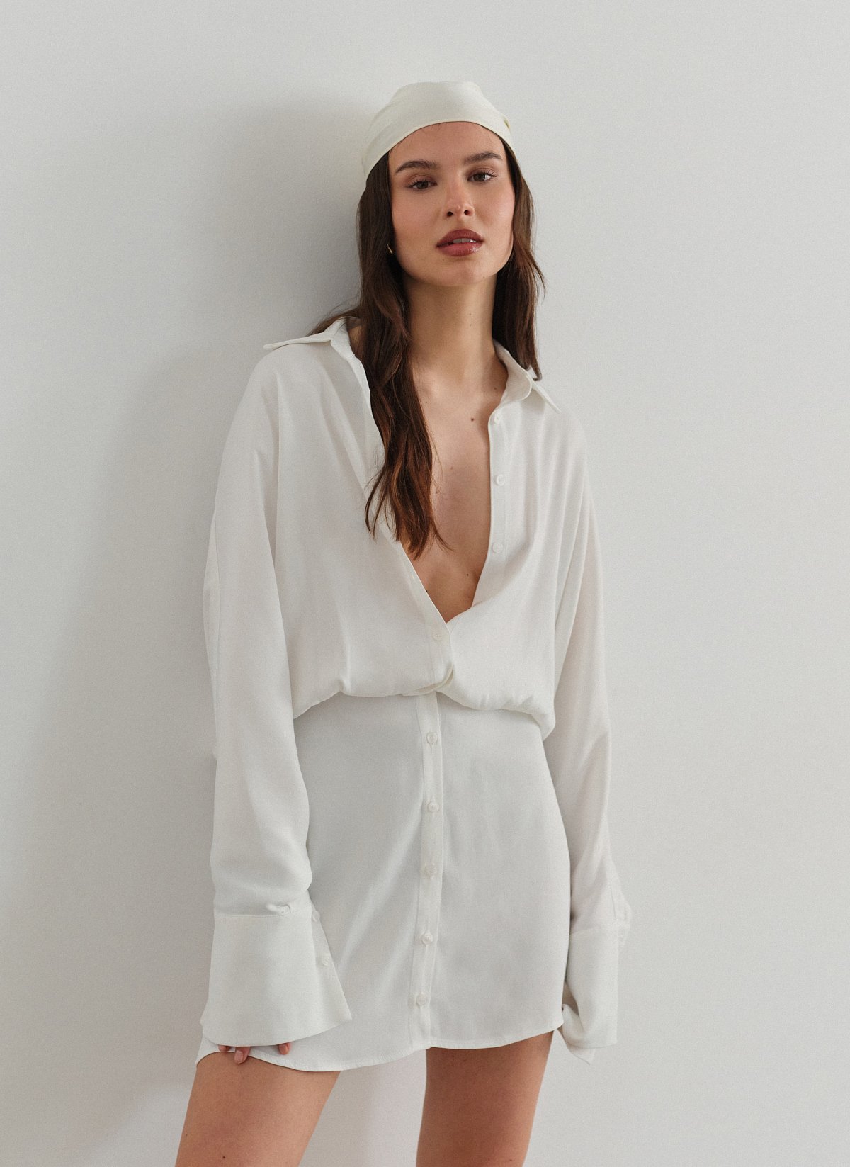 Σατέν μίνι φόρεμα με κουμπιά-11