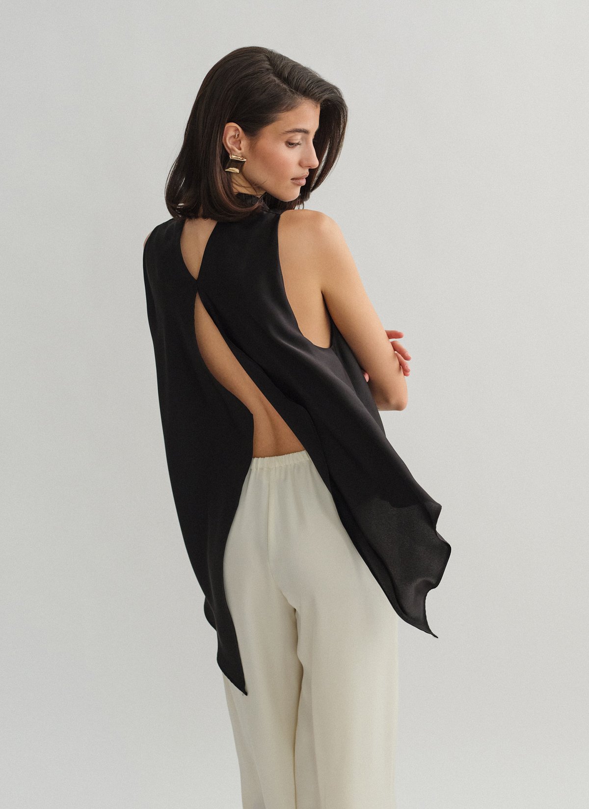 Ασύμμετρη σατέν μπλούζα-5