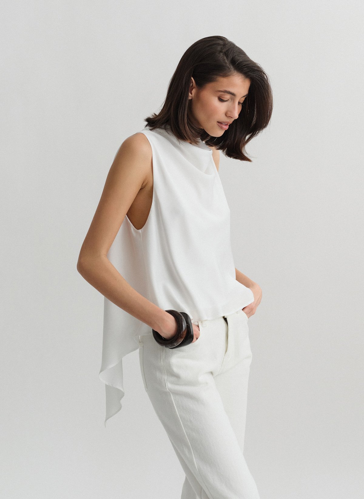 Ασύμμετρη σατέν μπλούζα-10