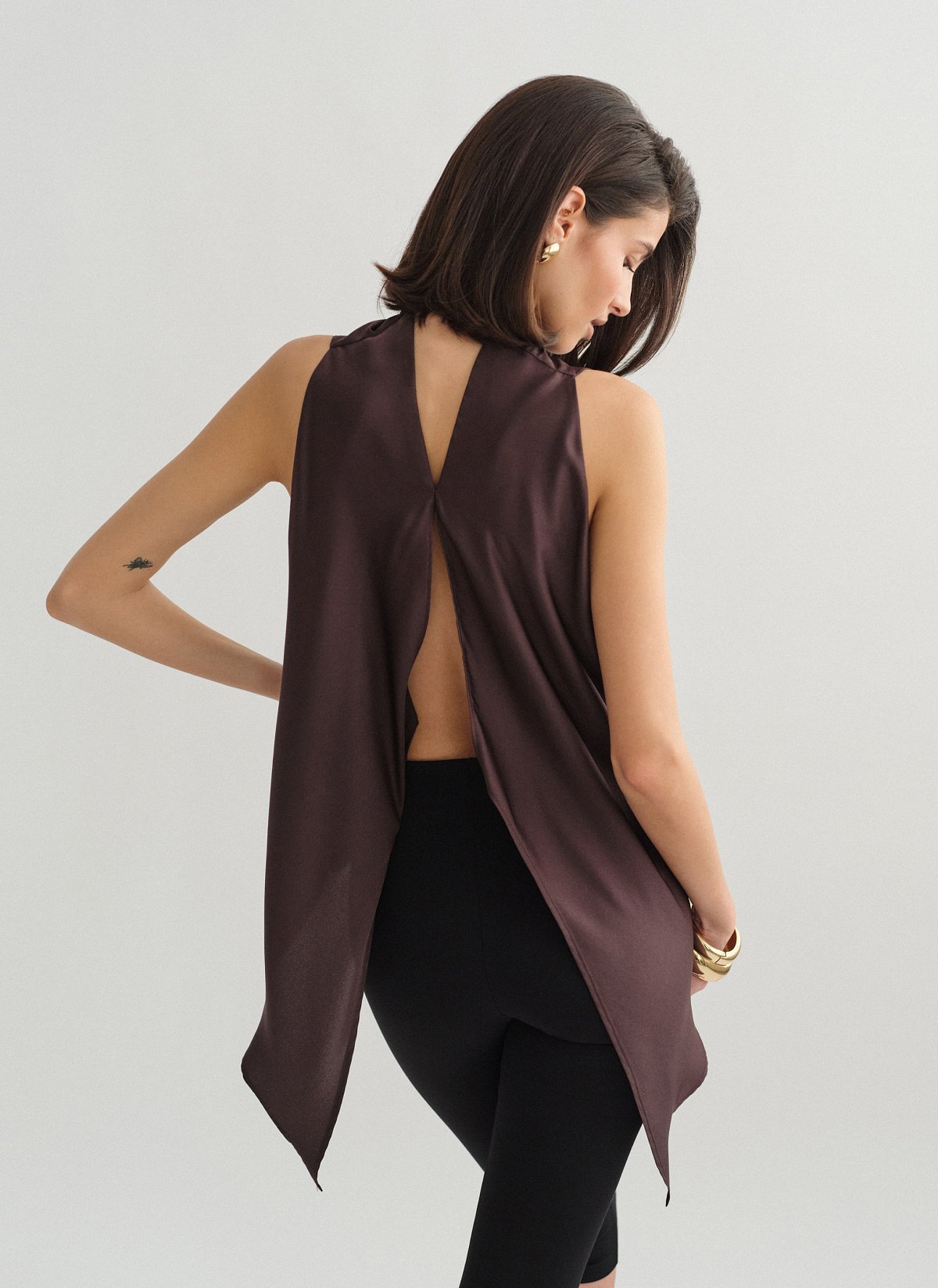 Ασύμμετρη σατέν μπλούζα-15