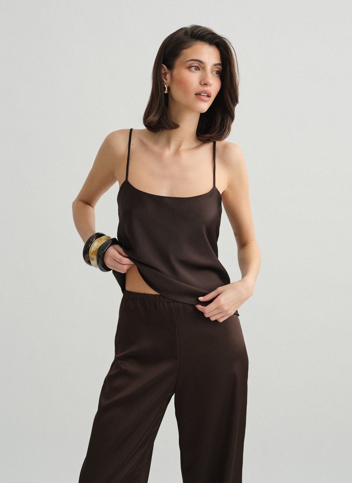 Σατέν μπλούζα με λεπτές τιράντες-5