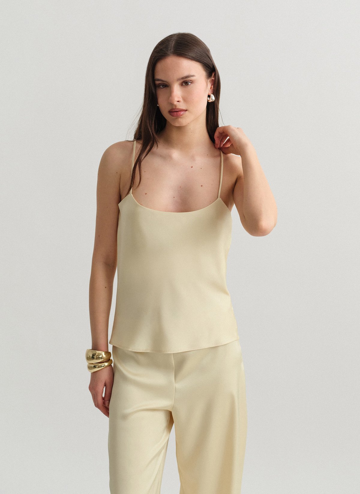 Σατέν μπλούζα με λεπτές τιράντες-14