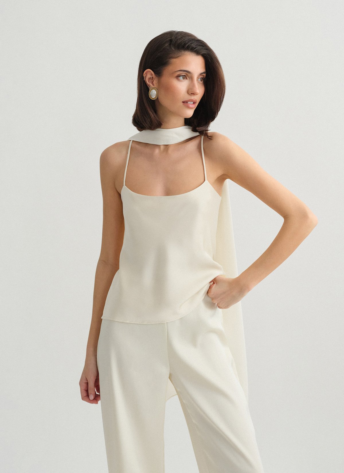 Σατέν μπλούζα με λεπτές τιράντες-1