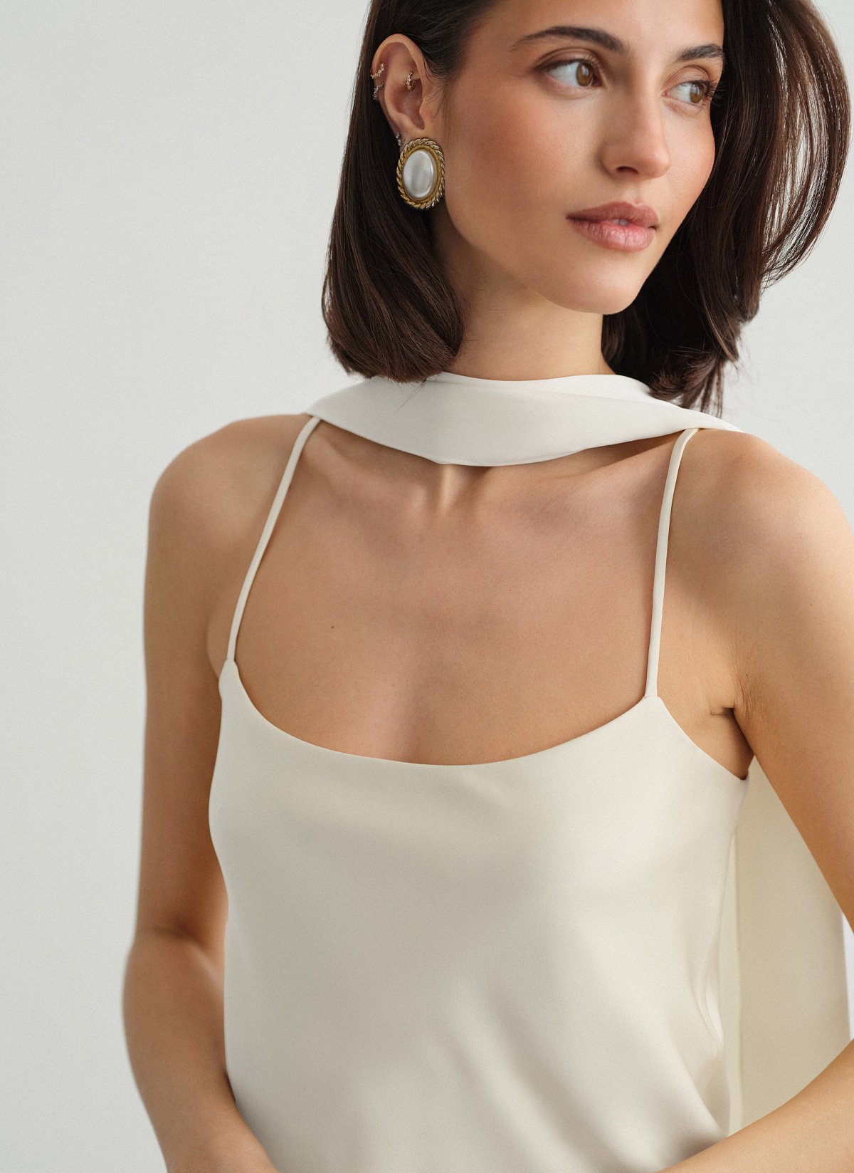 Σατέν μπλούζα με λεπτές τιράντες-3