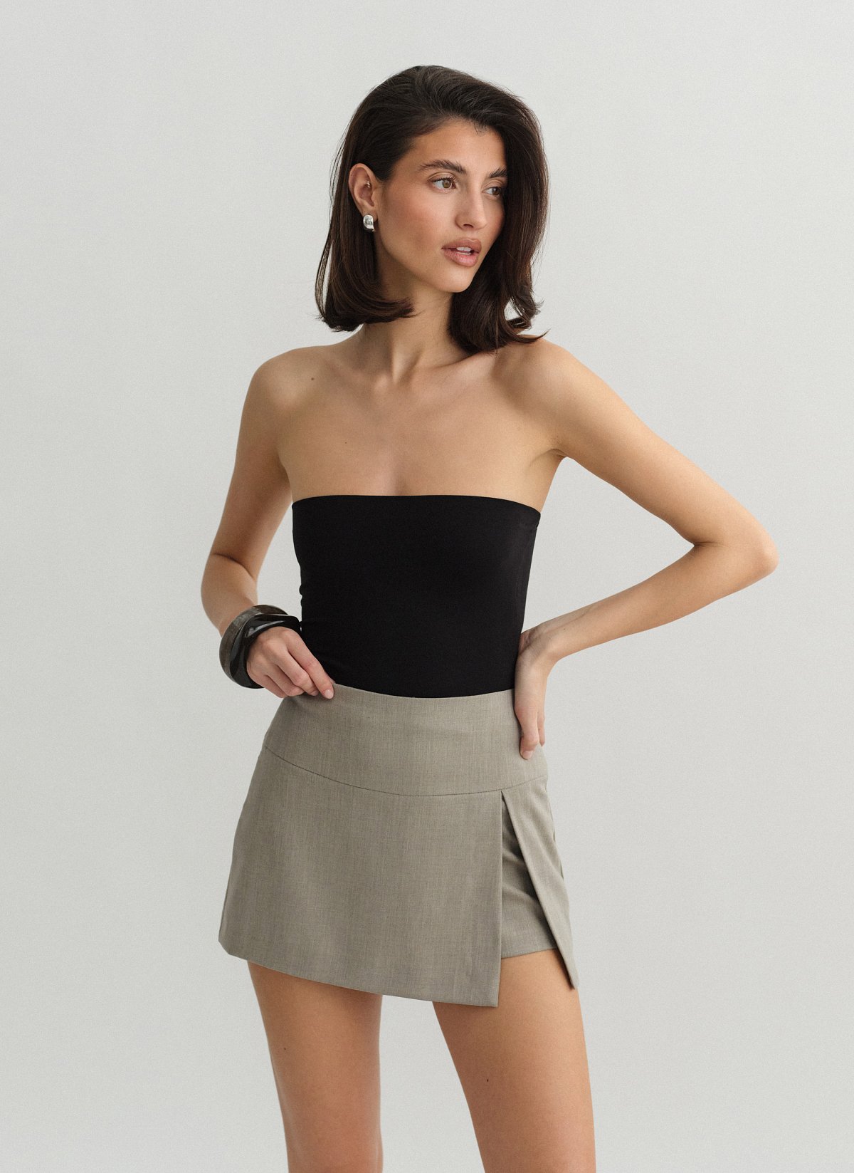 Υφασμάτινη παντελονόφουστα με σκίσιμο-2