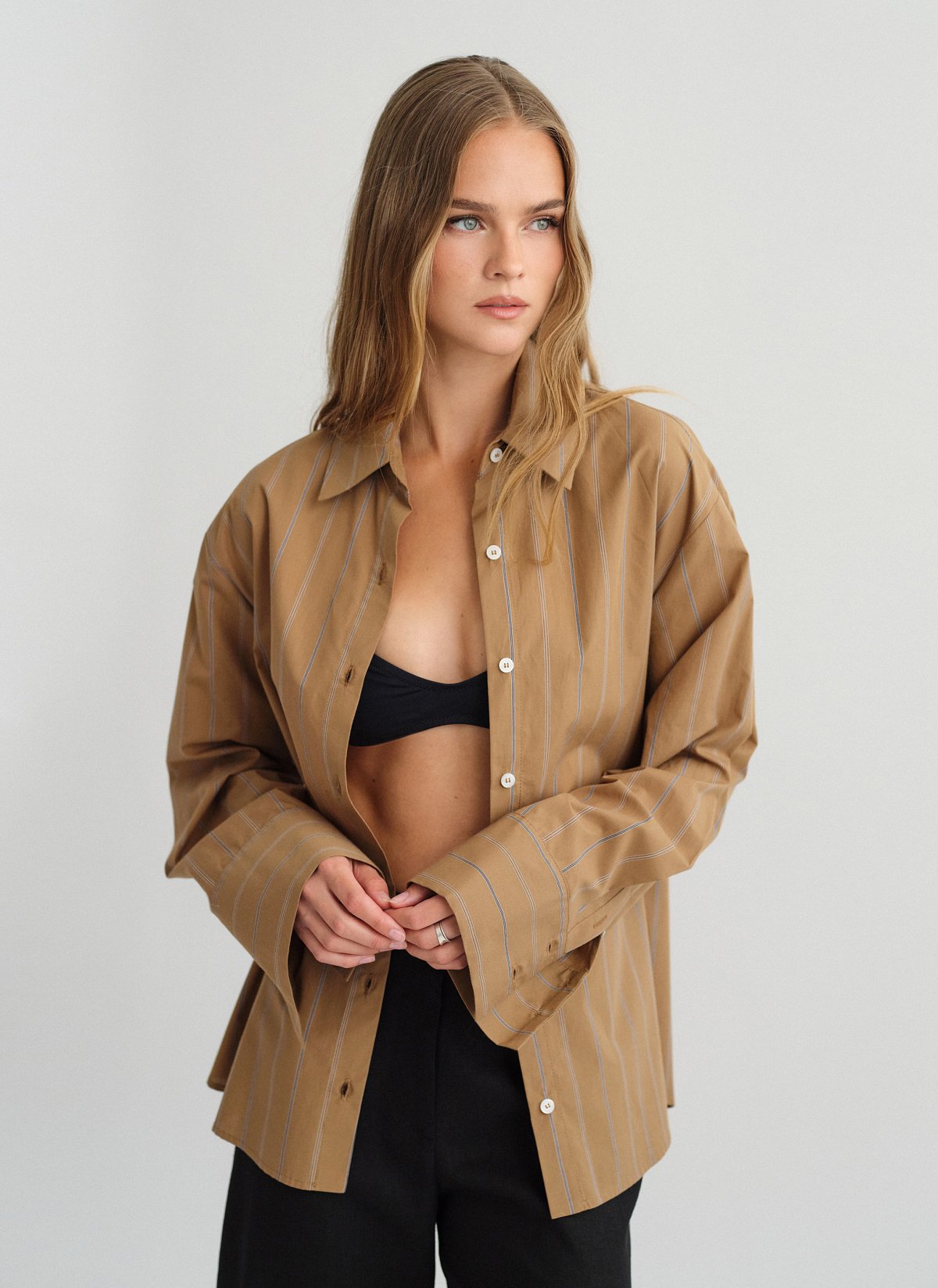 Γυναικείο oversized ριγέ καφέ πουκάμισο ποπλίνα