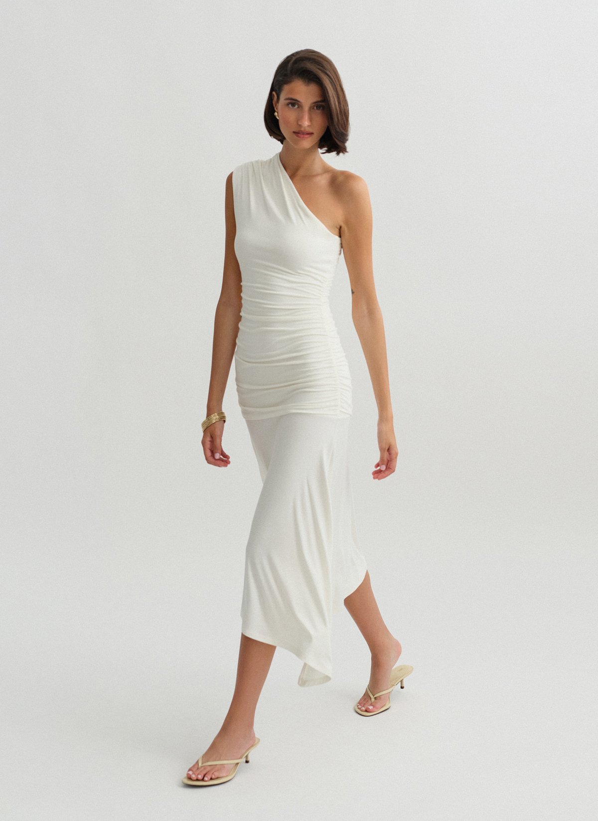 Γυναικείο ελαστικό one-shoulder midi φόρεμα bamboo με σούρες και ασύμμετρο τελείωμα