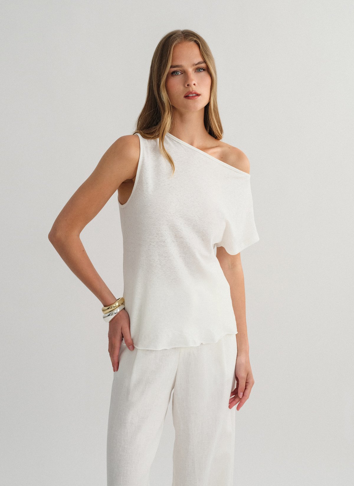 One-shoulder μπλούζα με ελαφριά πλέξη-9