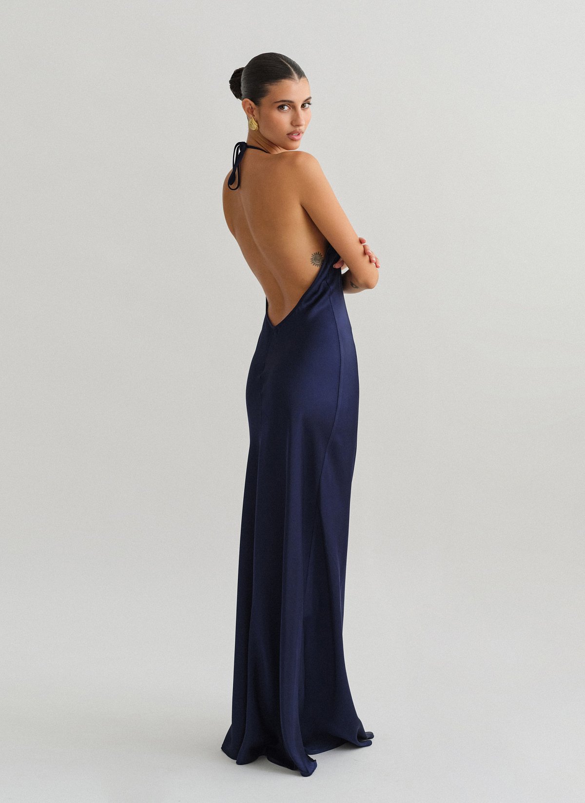 Σατέν halter maxi φόρεμα-2