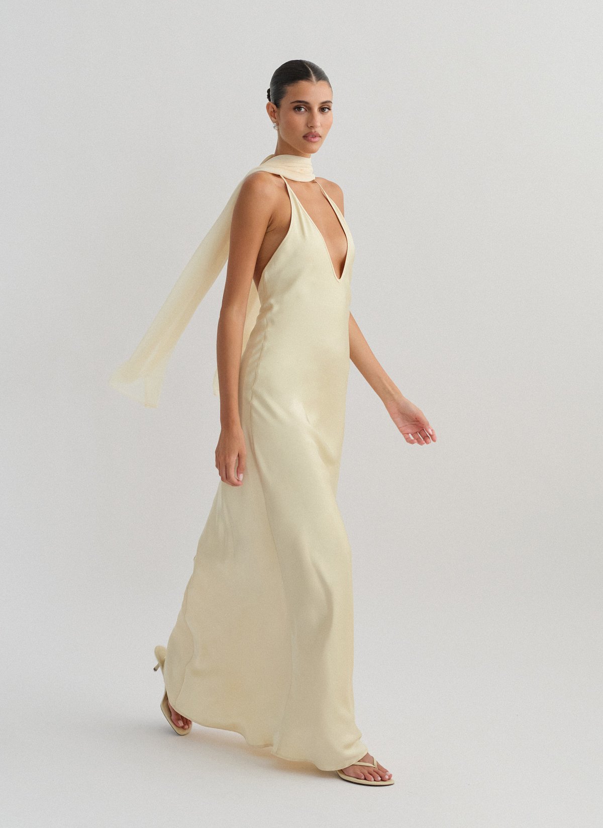 Σατέν halter maxi φόρεμα-5