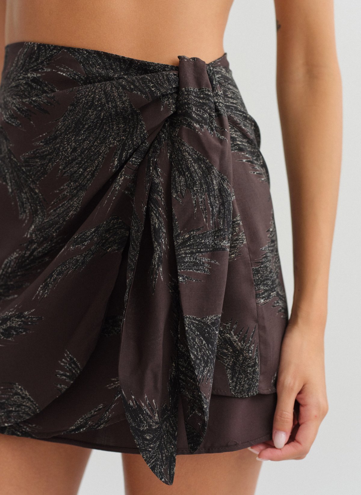 Printed mini wrap skirt-11