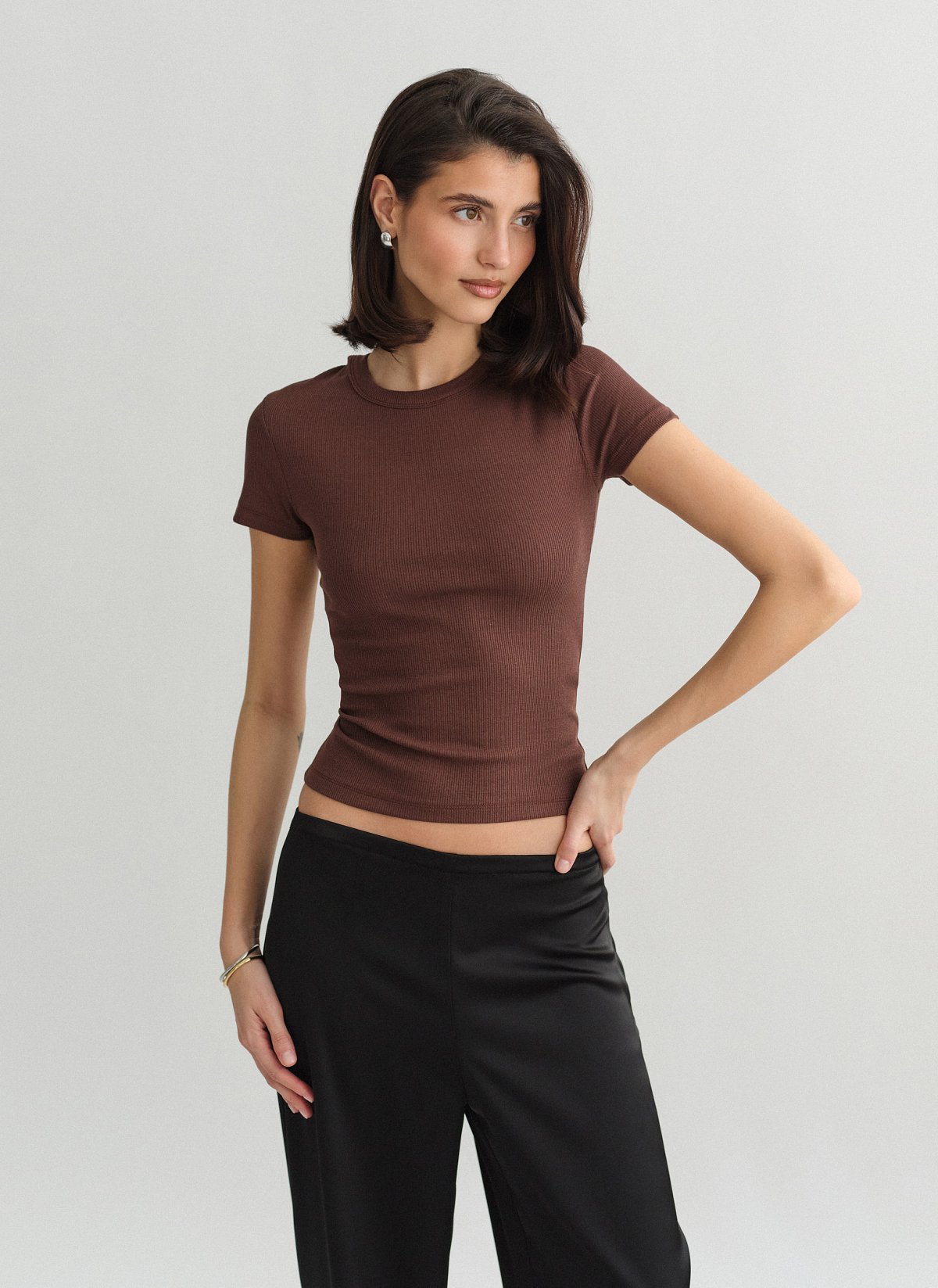 Basic κοντομάνικη μπλούζα ριπ-1