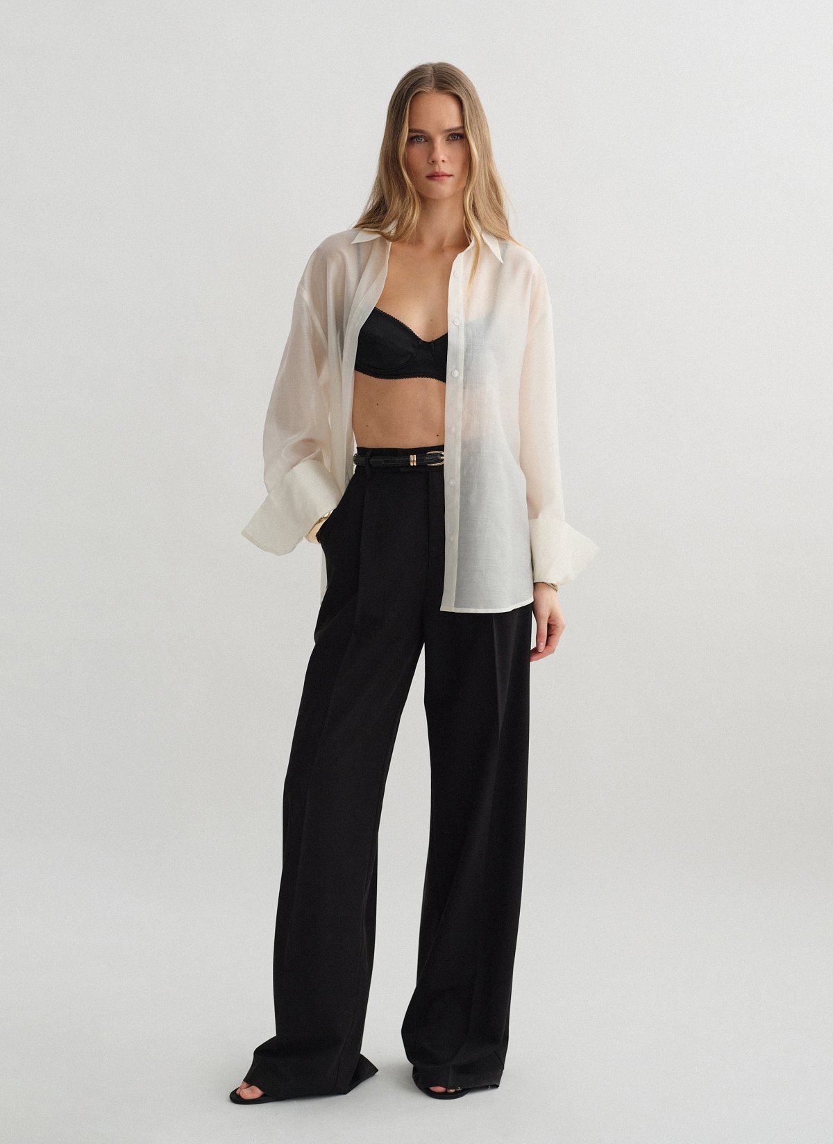 Υφασμάτινο παντελόνι με τσάκιση-7