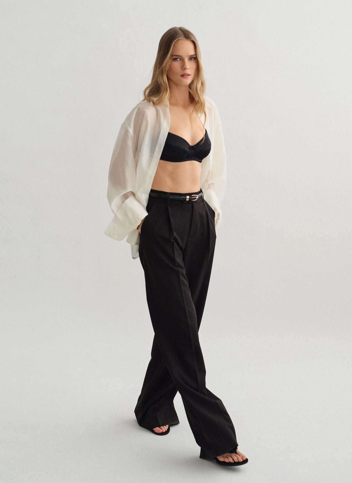 Υφασμάτινο παντελόνι με τσάκιση-9