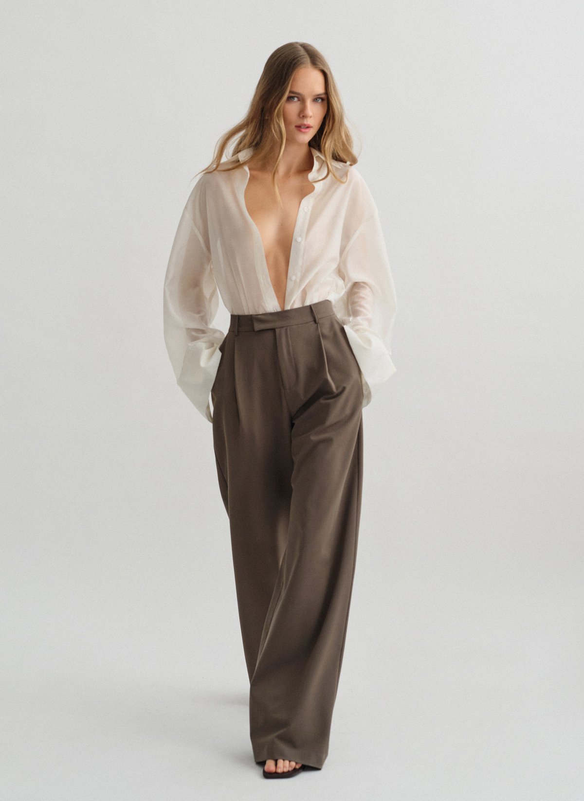 Υφασμάτινο παντελόνι με τσάκιση-2