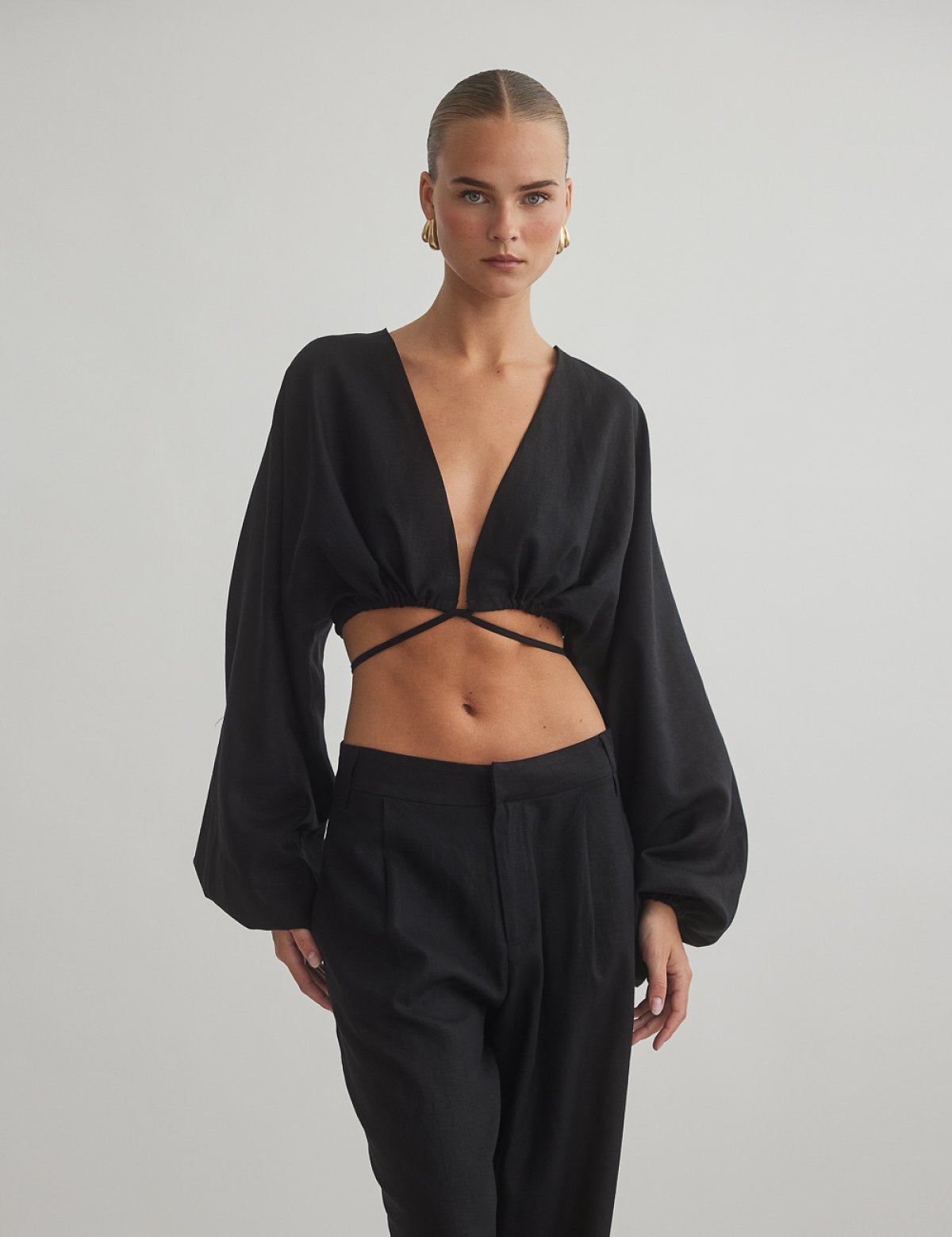 Linen longsleeve top with fastening-11