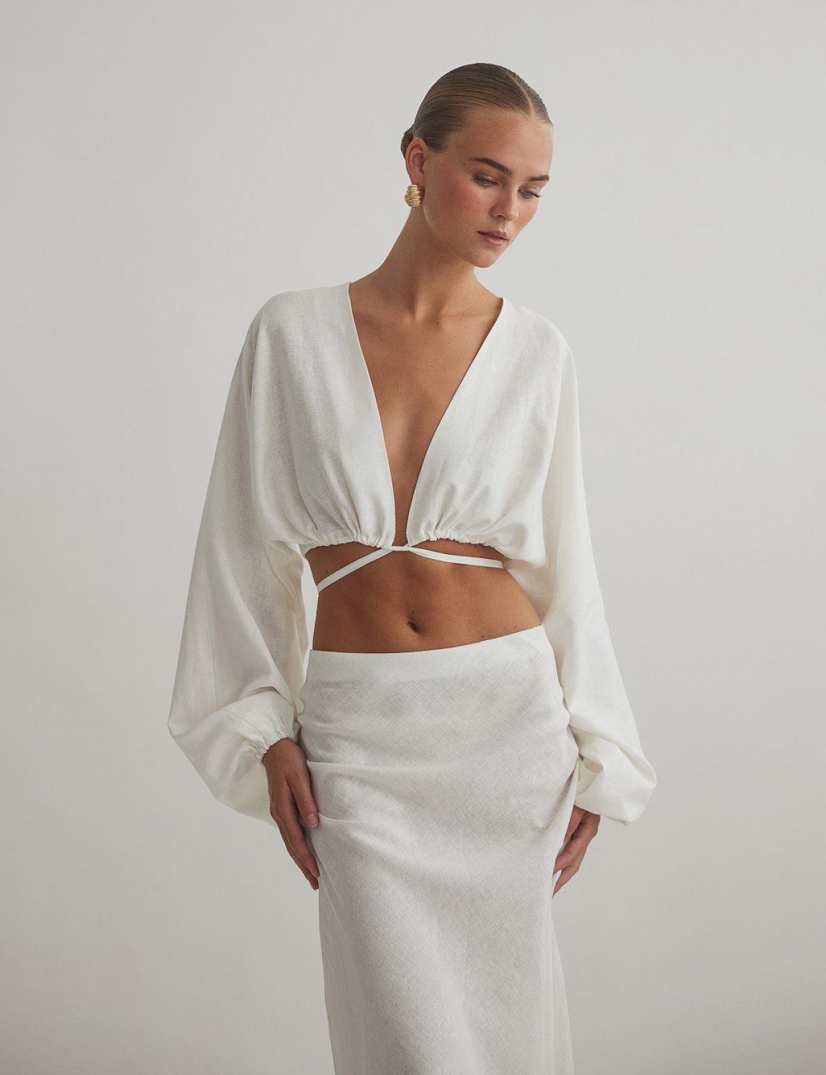 Linen longsleeve top with fastening-13