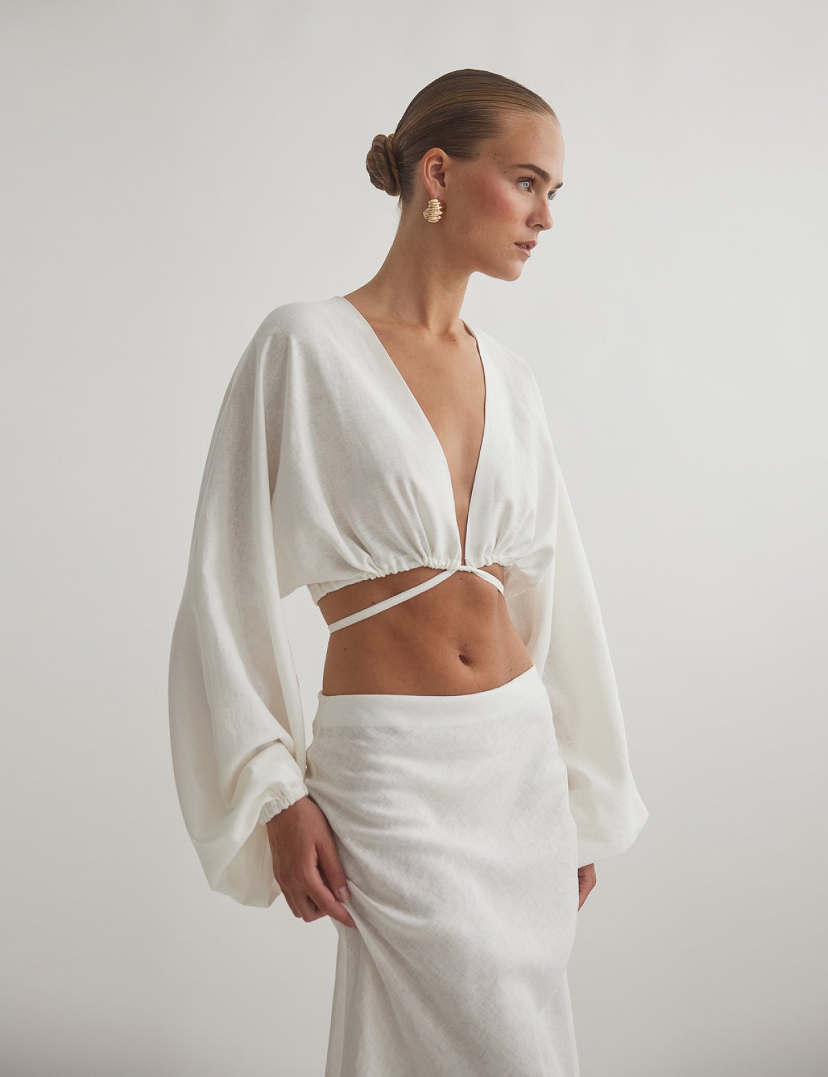 Linen longsleeve top with fastening-15