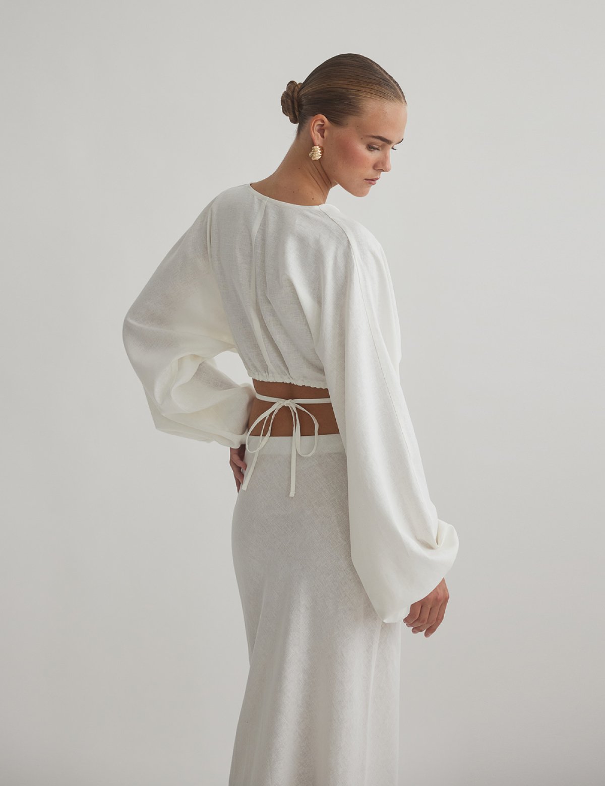 Linen longsleeve top with fastening-16