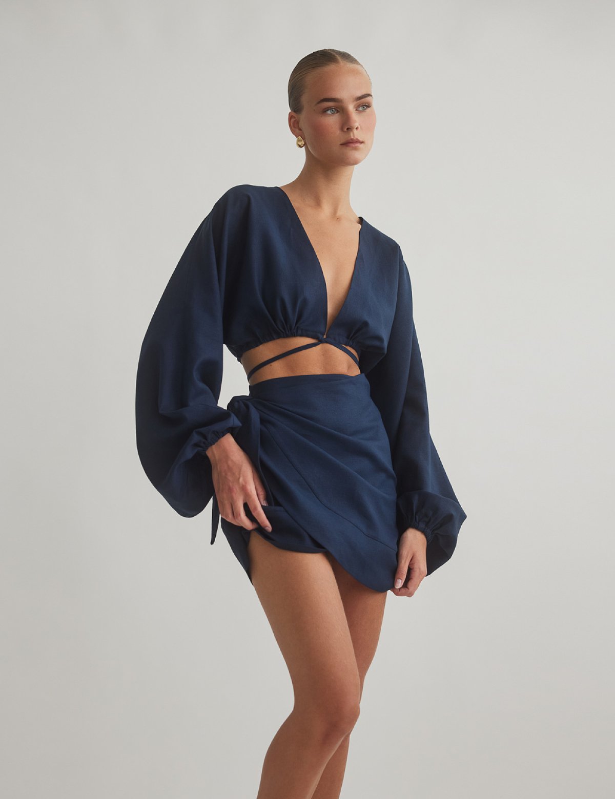 Linen longsleeve top with fastening-33