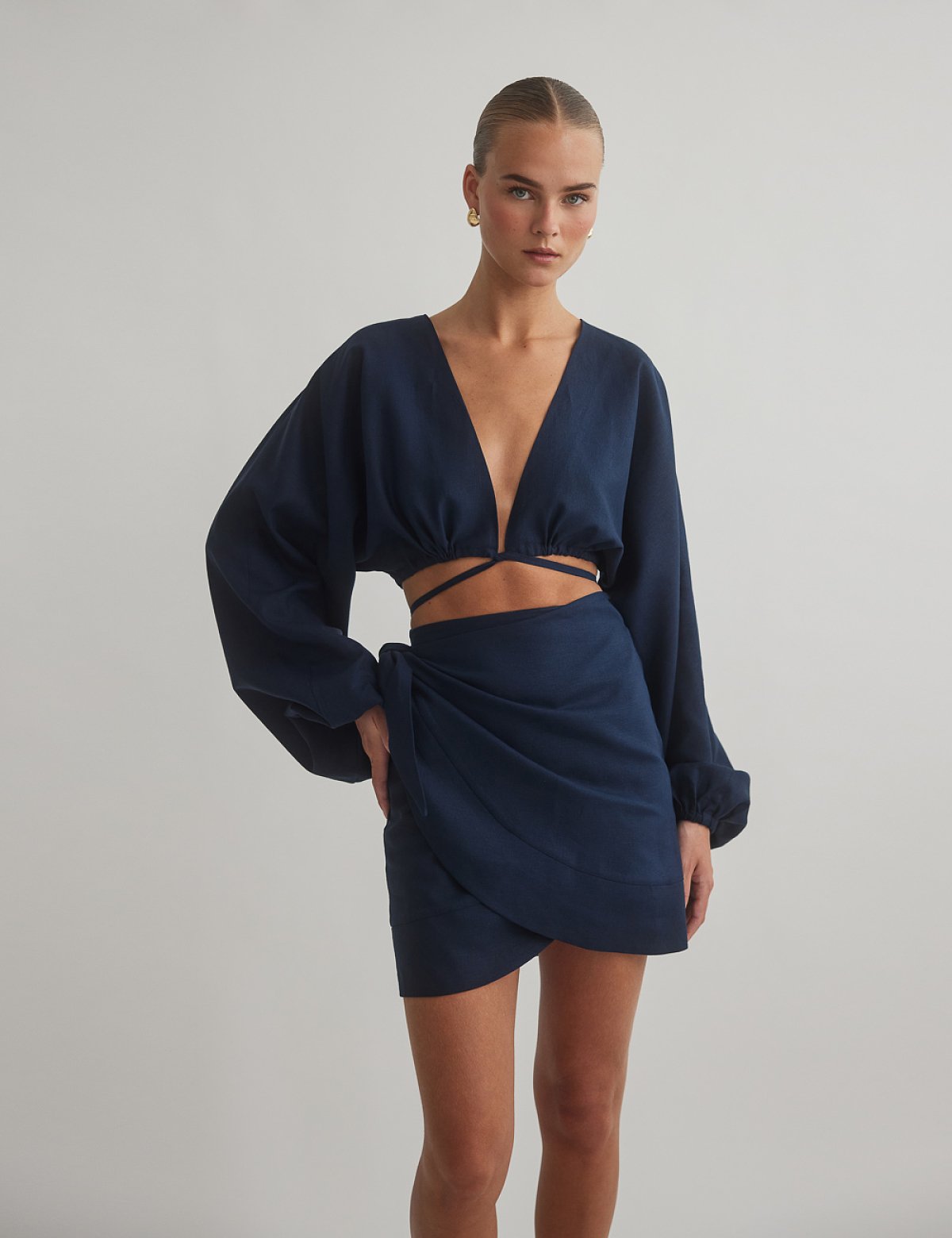 Linen longsleeve top with fastening-34