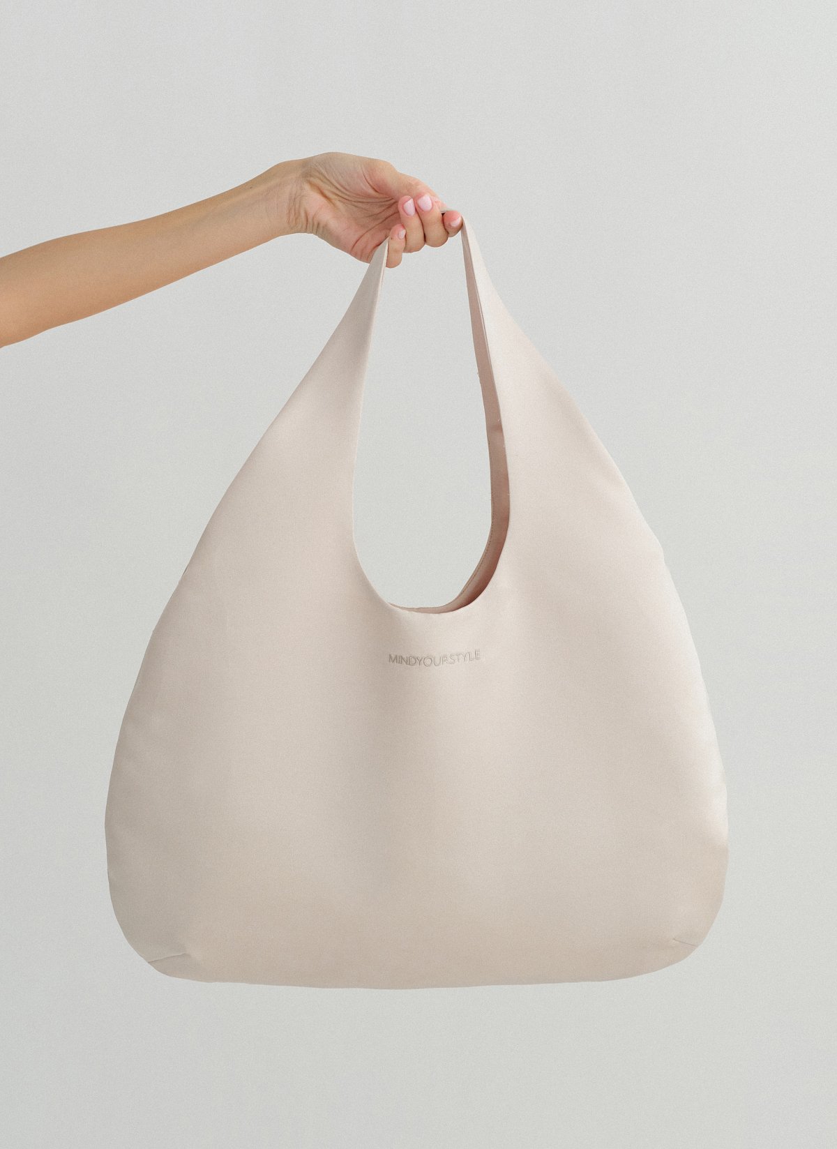 Γυναικεία σατέν τσάντα τύπου tote bag με κέντημα