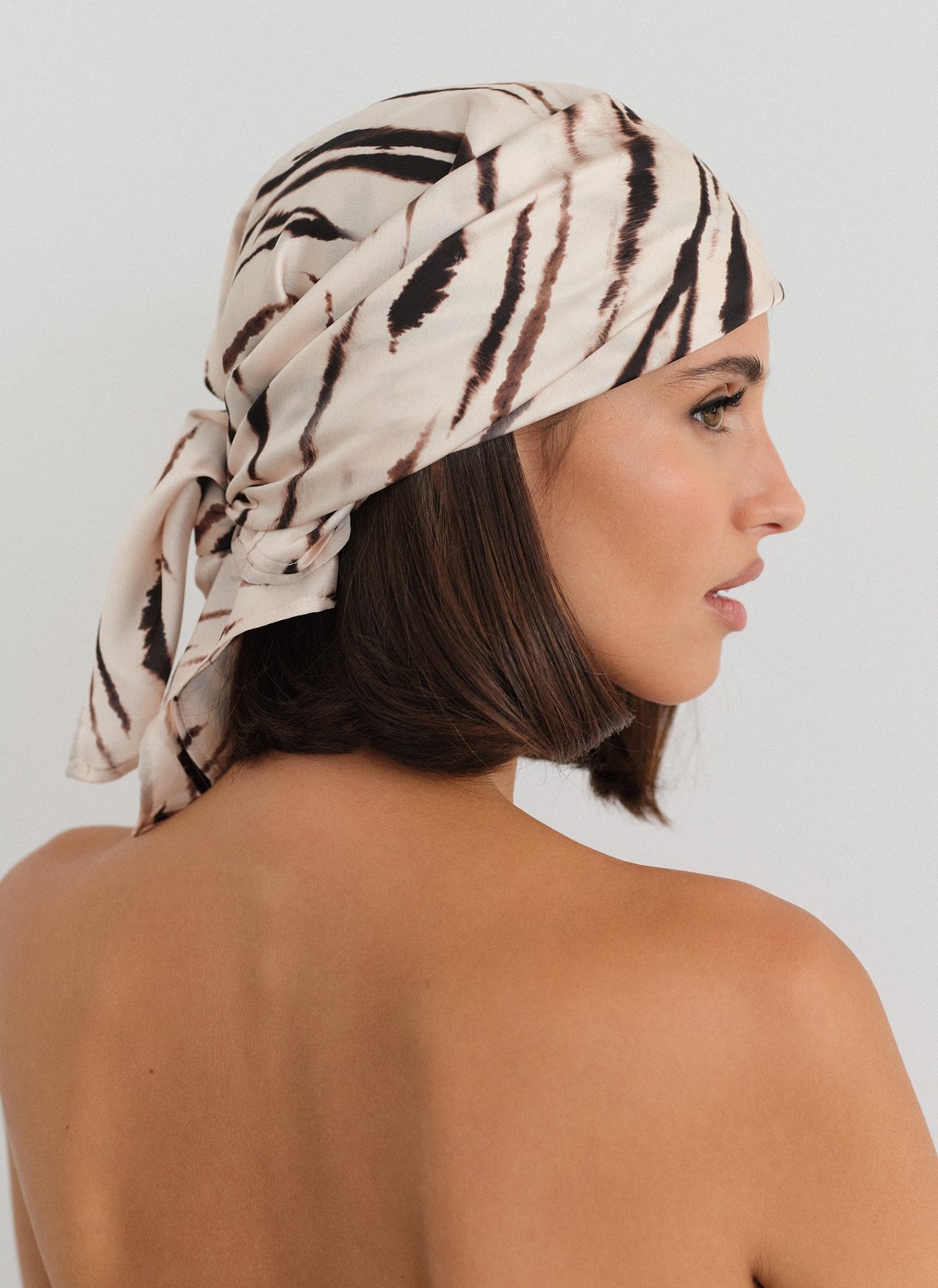 Σατέν μαντήλι σε zebra print-5