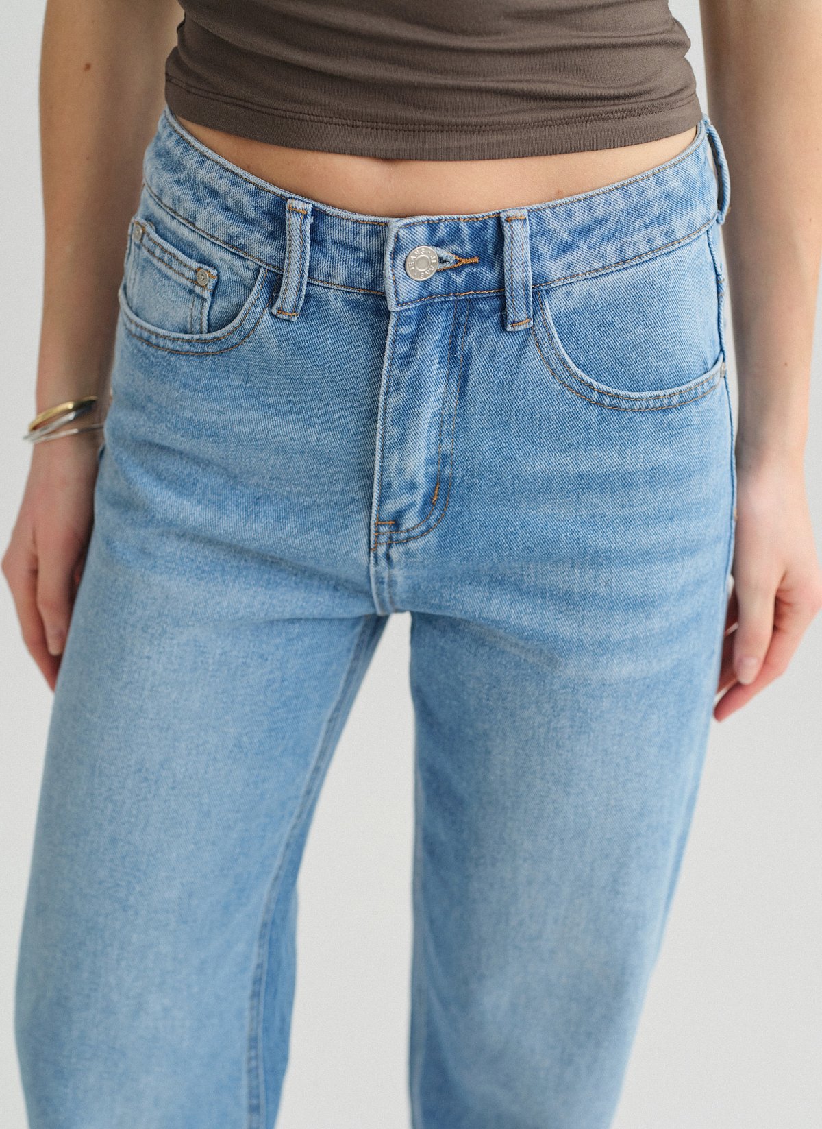 Mid-rise straight jeans-3