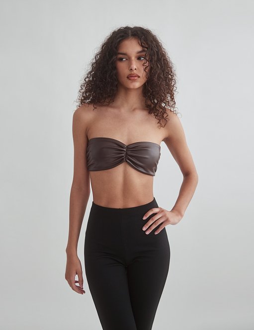 Γυναικείο στράπλες crop τοπ σε όψη δέρματος