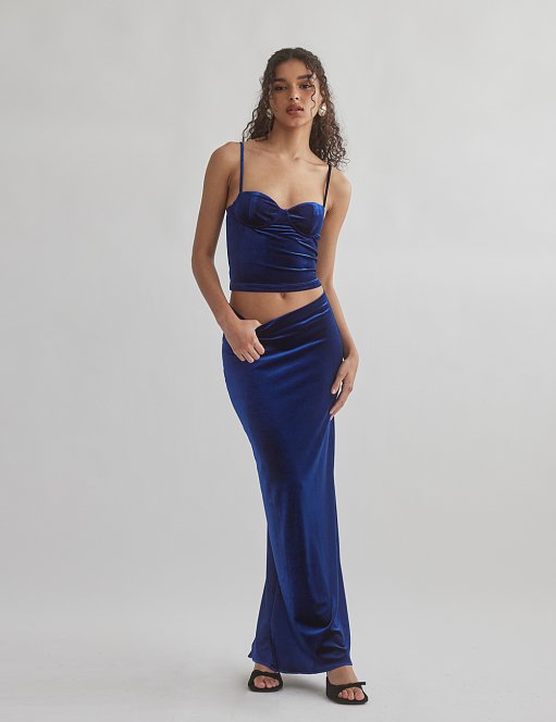 Προϊόν: Μακριά βελούδινη φούστα