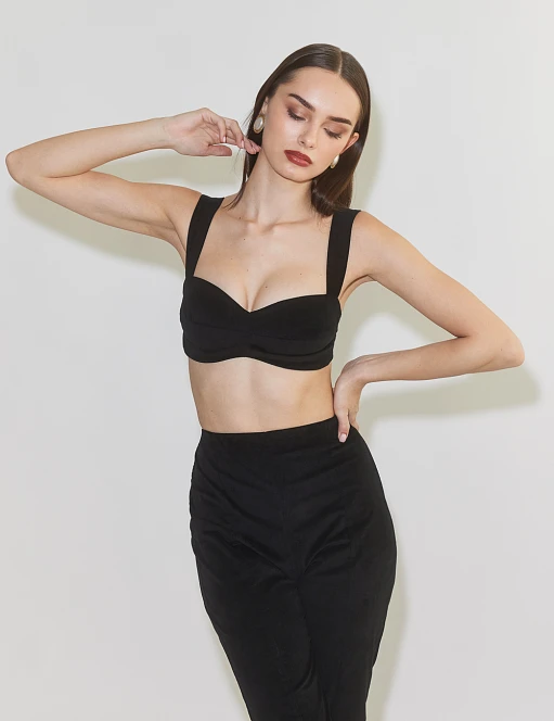 Γυναικείο βελούδινο crop τοπ με φαρδιές τιράντες