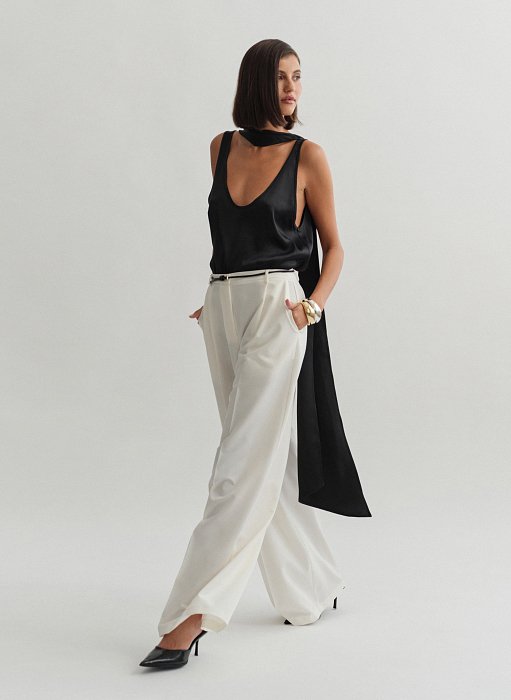 Γυναικείο υφασμάτινο παντελόνι με πιέτες