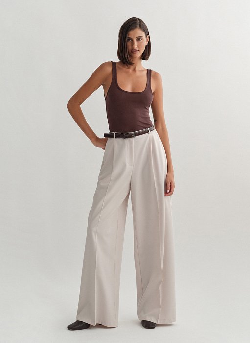 Γυναικείο υφασμάτινο παντελόνι με πιέτες