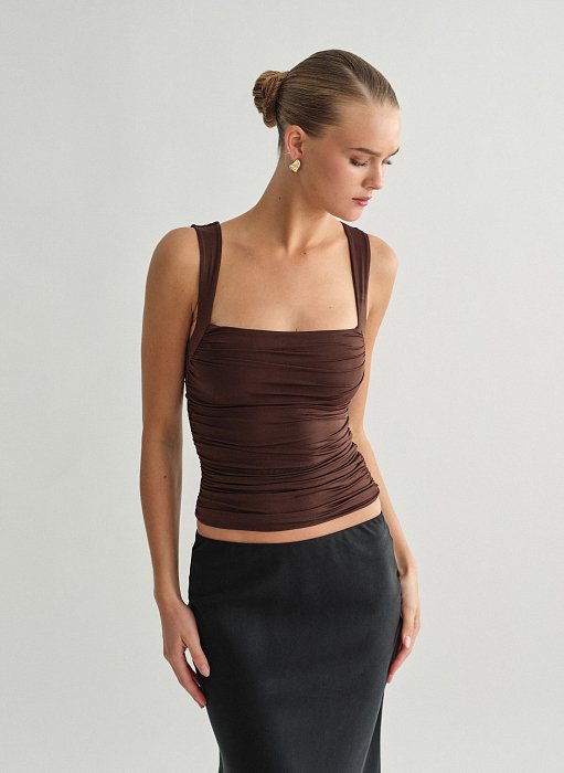 Γυναικείο αμάνικο τοπ με σούρες