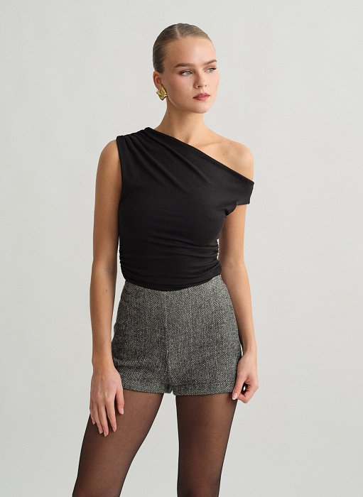 Προϊόν: One-shoulder μπλούζα με σούρες