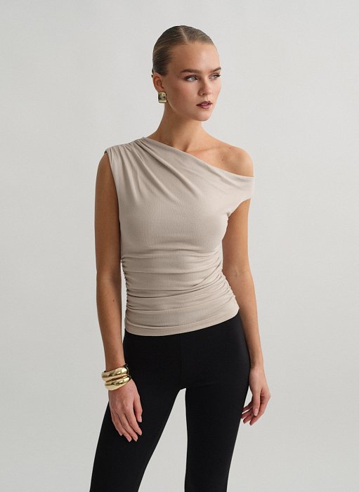 Προϊόν: One-shoulder μπλούζα με σούρες