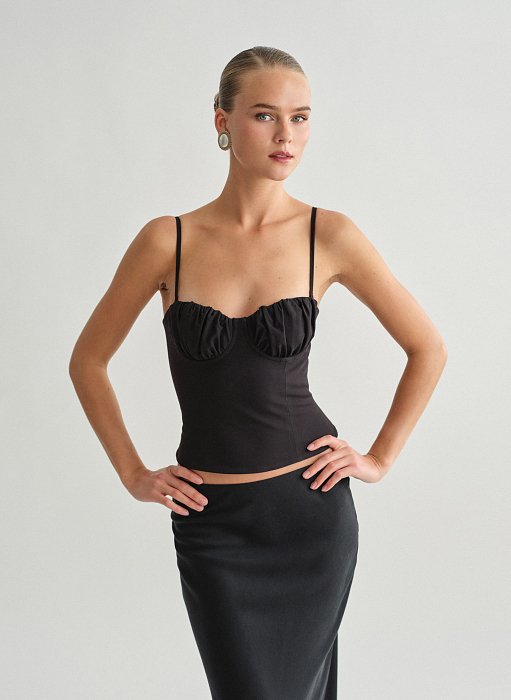 Υφασμάτινο κορσέ τοπ με λεπτομέρεια σούρες