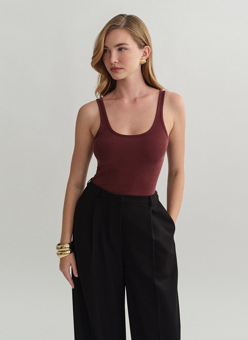 Γυναικεία αμάνικη ριπ μπλούζα με στρογγυλή λαιμόκοψη