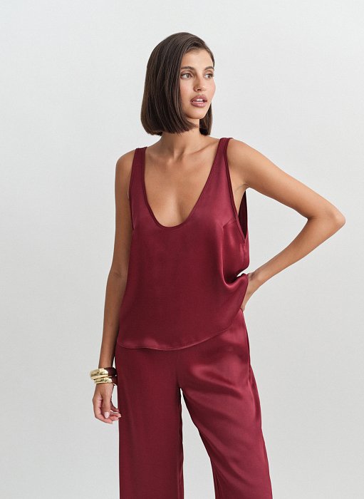 Product: Satin sleeveless blouse