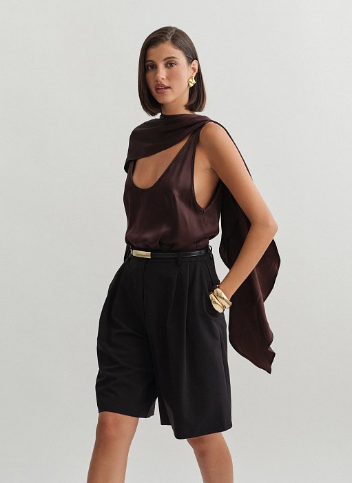 Product: Satin sleeveless blouse