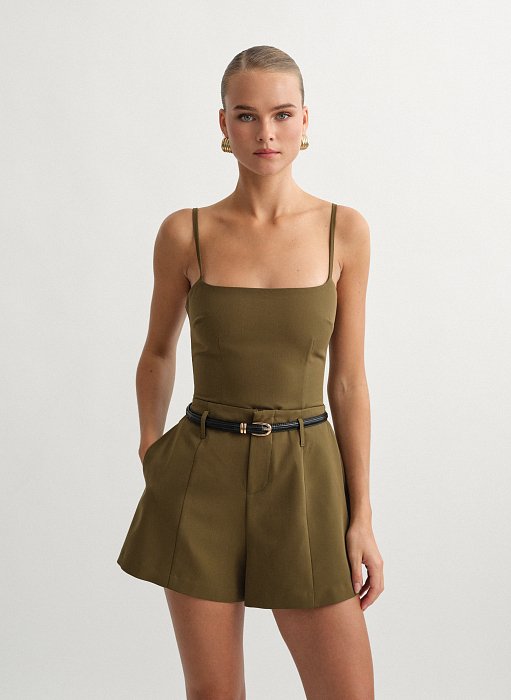 Γυναικείο υφασμάτινο τοπ με λεπτές ρυθμιζόμενες τιράντες