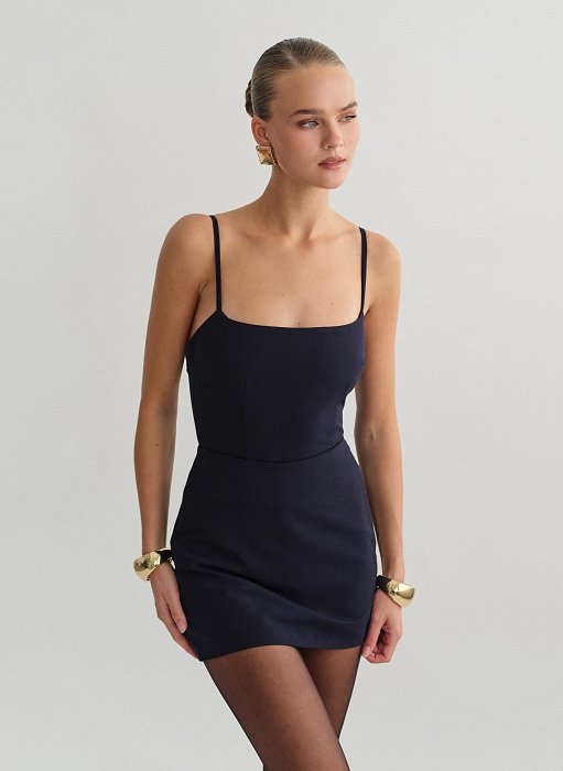 Γυναικείο υφασμάτινο τοπ με λεπτές ρυθμιζόμενες τιράντες