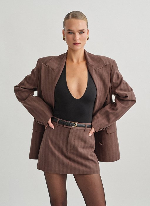 Γυναικεία μίνι παντελονόφουστα με ρίγα