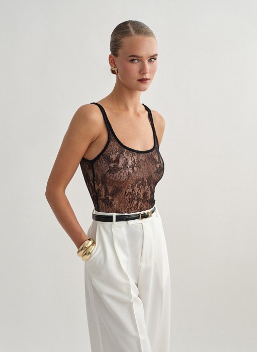 Γυναικεία αμάνικη μπλούζα με δαντέλα