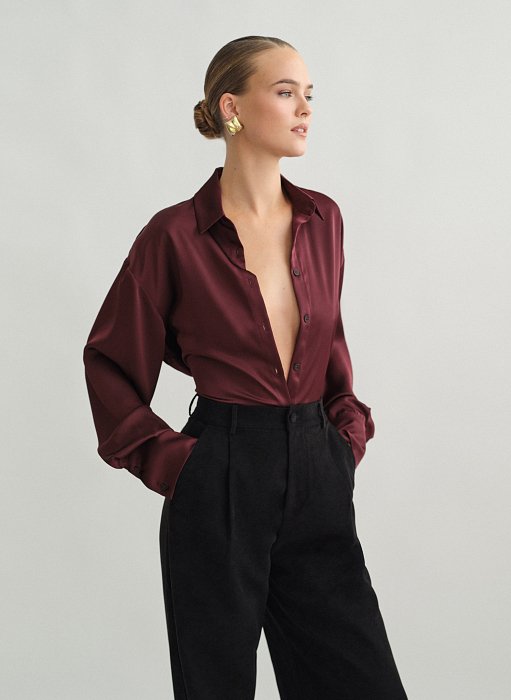 Γυναικείο σατέν πουκάμισο με ανοιχτή πλάτη και δέσιμο