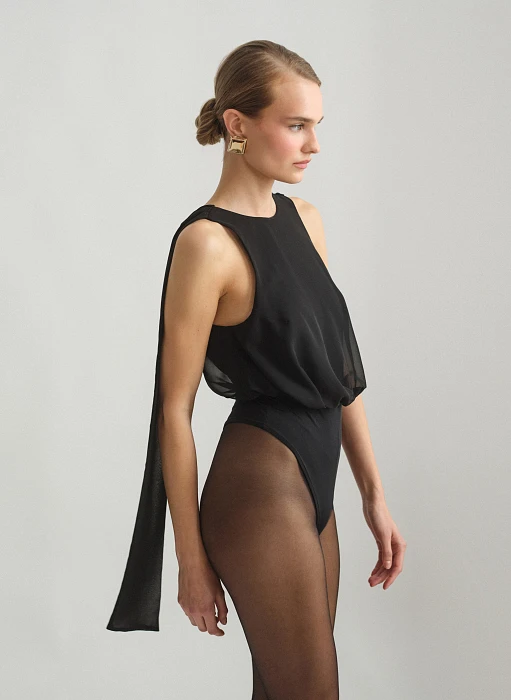 Γυναικείο ημιδιάφανο αμάνικο κορμάκι με ανοιχτή πλάτη και εφέ φουλάρι