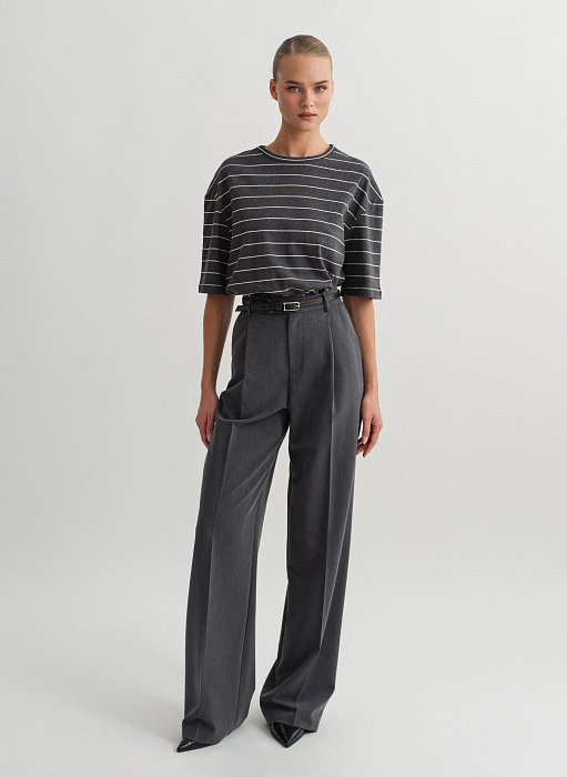 Γυναικείο υφασμάτινο παντελόνι με τσάκιση